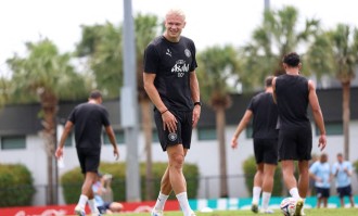 曼联锁定挪威新星赫兰德，马奎尔接班人之争风云再起