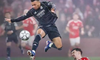 皇马2-4本菲卡，门将狂奔80米压哨绝杀，皇马2-4爆冷输球欧冠出局