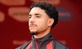 在伊蒂哈德迷失！曼城7500万边锋难觅机会，塞梅尼奥到来加剧问题