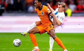 英超双红会赛前，斯洛特透露利好消息，两员大将及时复出战曼联