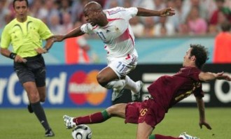 从阿森纳标王到枪手弃将，只用了4年时间，法甲金靴毁在嘴巴上