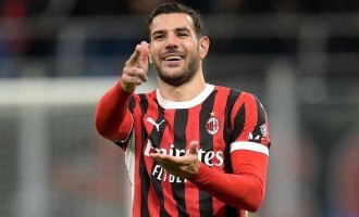 一日三官宣！巴黎呛姆巴佩+皇马签天才，巴萨免签佩剑掀西甲风暴