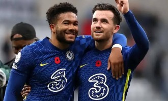 切尔西边路传奇奇尔维尔离队，詹姆斯动情送别