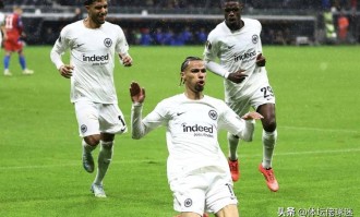 引援眼光毒辣！又一位身价破亿前锋，这家德甲豪强成为“新黑店”