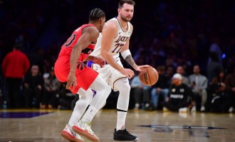 东契奇25分詹姆斯24+7 湖人逆转猛龙止连败